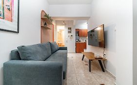 Per56 By Smart Cozy Suites - Right Next To The Metro - Parking - Available 24Hr